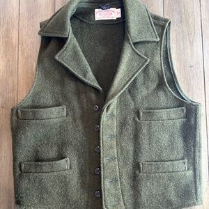 Filson Mackinaw Wool Western Vest Medium Olive Rugged Outdoor Classic